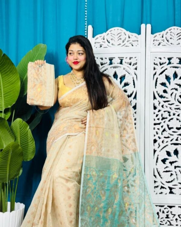 Light Cream Soft Golden Buti Jamdani Sari With Blouse Piece