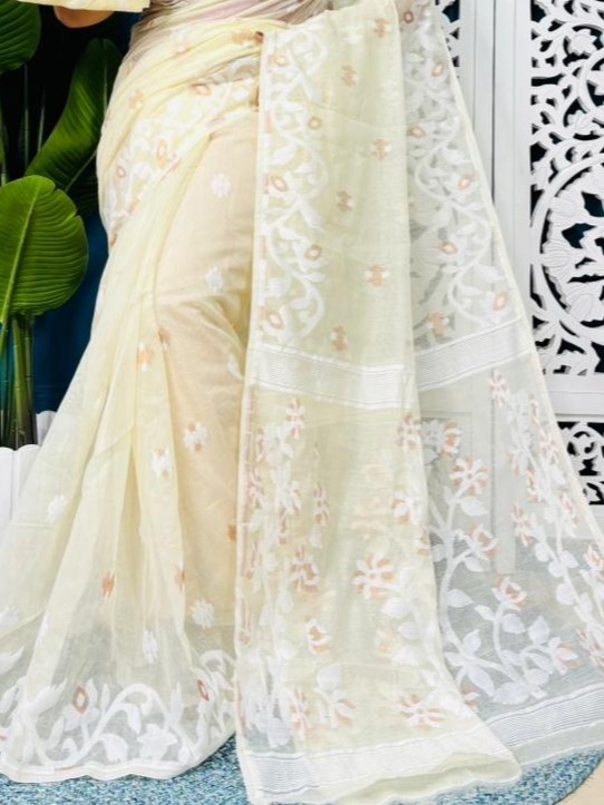 Off White Soft Lota Jamdani Sari With Blouse Piece