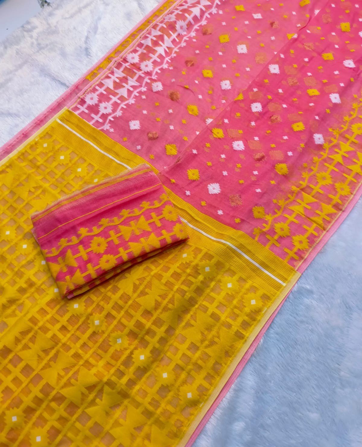 Bean Red Soft Ganga Jamuna Jamdani Sari With Blouse Piece - Image 3