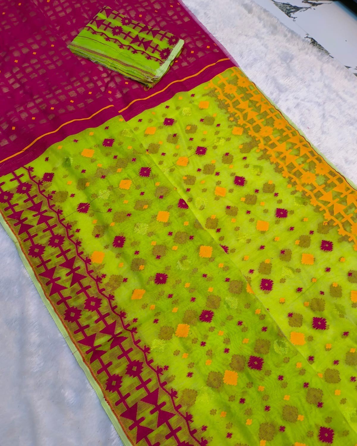 Bitter Lemon Soft Ganga Jamuna Jamdani Sari With Blouse Piece - Image 3
