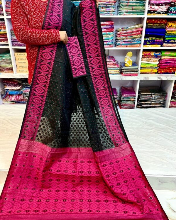 Barfi Soft Dhakai Jamdani Sari with Blouse Piece - Black