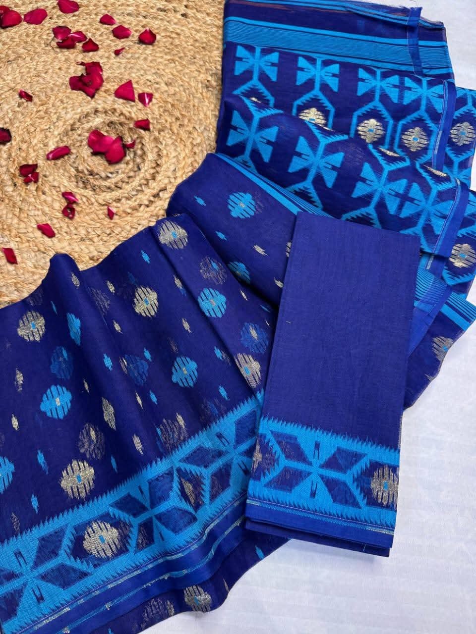 Barfi Buti Soft Dhakai Jamdani Sari with Blouse Piece - Blue