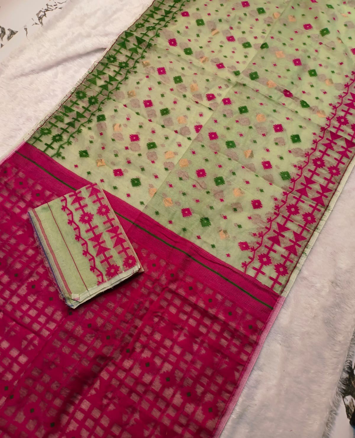 Cream Soft Ganga Jamuna Jamdani Sari With Blouse Piece - Image 3