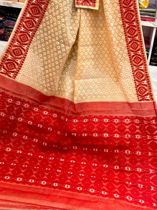 Barfi Soft Dhakai Jamdani Sari with Blouse Piece - Dark Cream - Image 2
