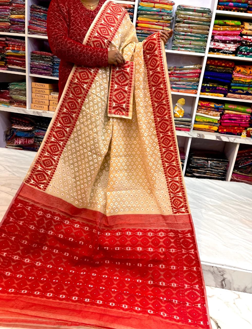 Barfi Soft Dhakai Jamdani Sari with Blouse Piece - Dark Cream