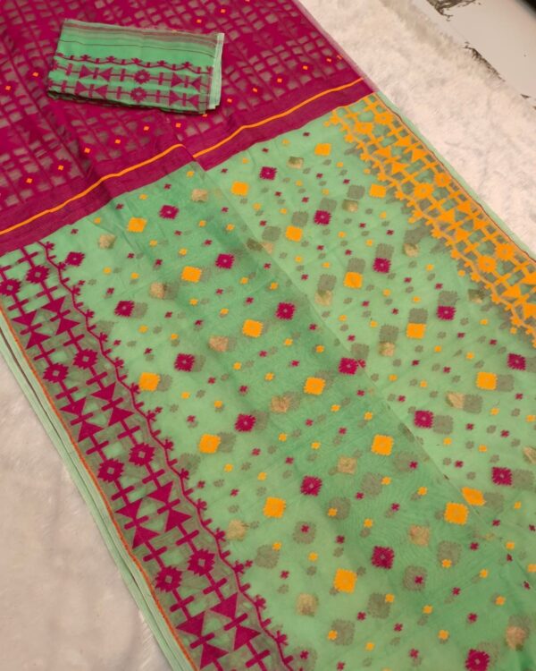 Faded Green Soft Ganga Jamuna Jamdani Sari With Blouse Piece