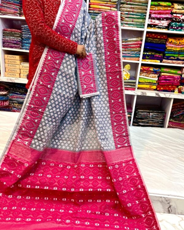 Barfi Soft Dhakai Jamdani Sari with Blouse Piece - Grey