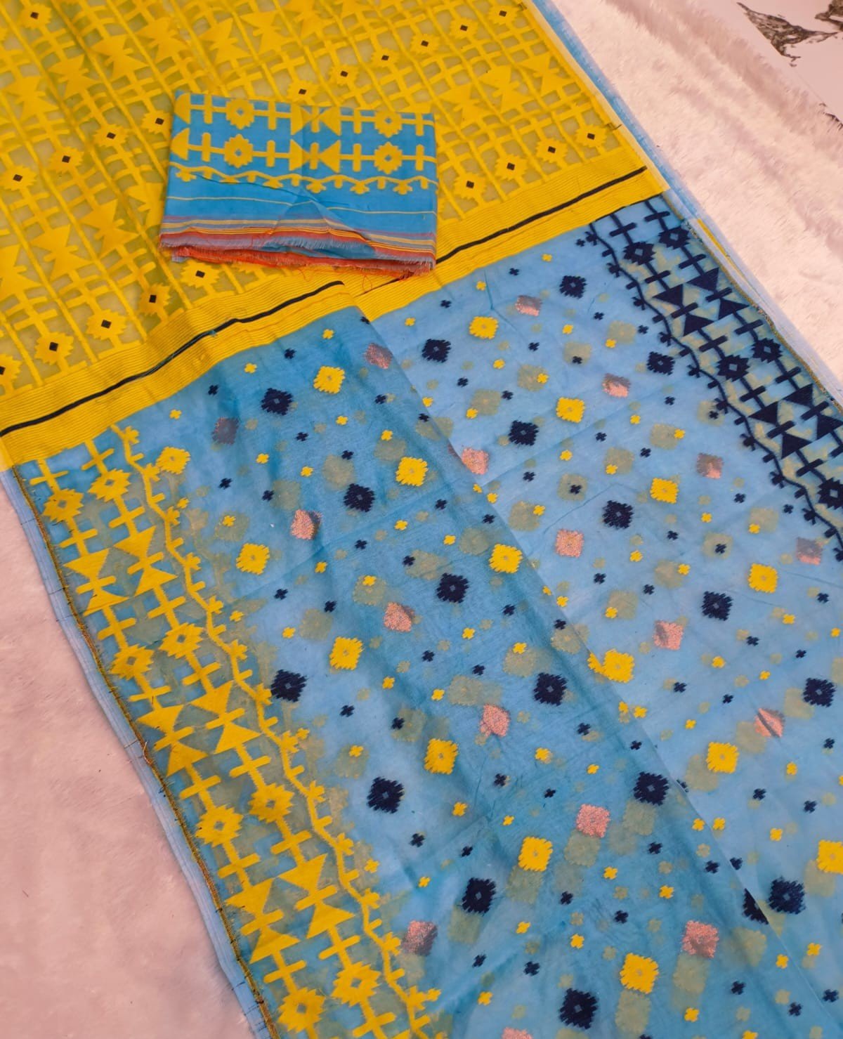 Hippie Blue Soft Ganga Jamuna Jamdani Sari With Blouse Piece - Image 4