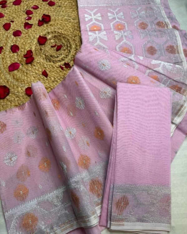 Barfi Buti Soft Dhakai Jamdani Sari with Blouse Piece - Light Pink