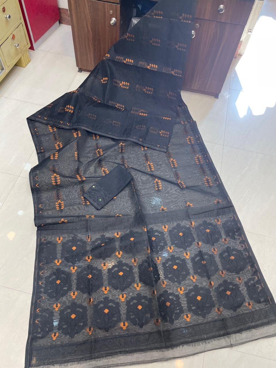 Soft Dhakai Jamdani Saree with Blouse Piece - Mid Grey