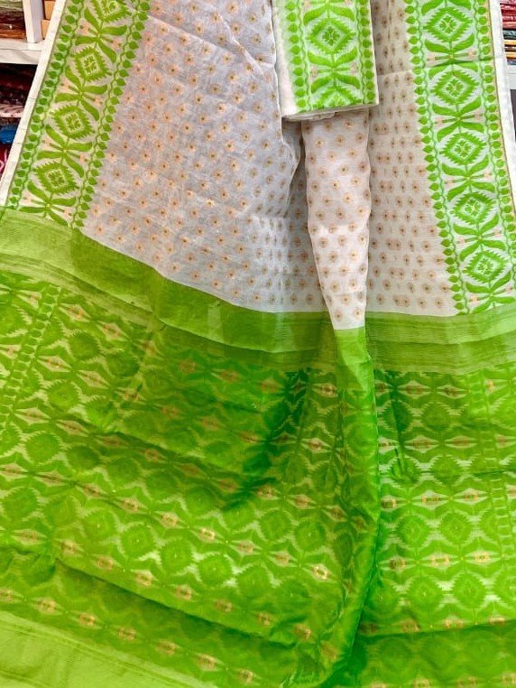 Barfi Soft Dhakai Jamdani Sari with Blouse Piece - Off White - Image 2
