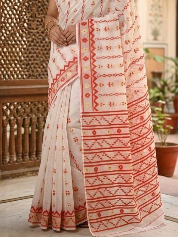 Nayan Tara Soft Dhakai Jamdani Saree - Off White - Image 2