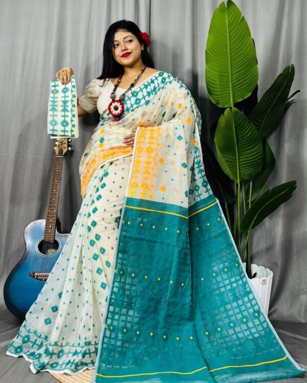 Off White Soft Ganga Jamuna Jamdani Sari With Blouse Piece