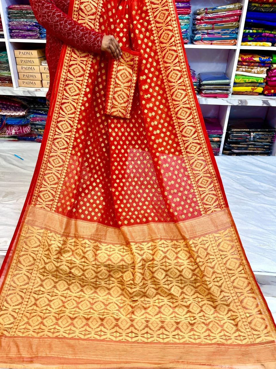 Barfi Soft Dhakai Jamdani Sari with Blouse Piece - Red