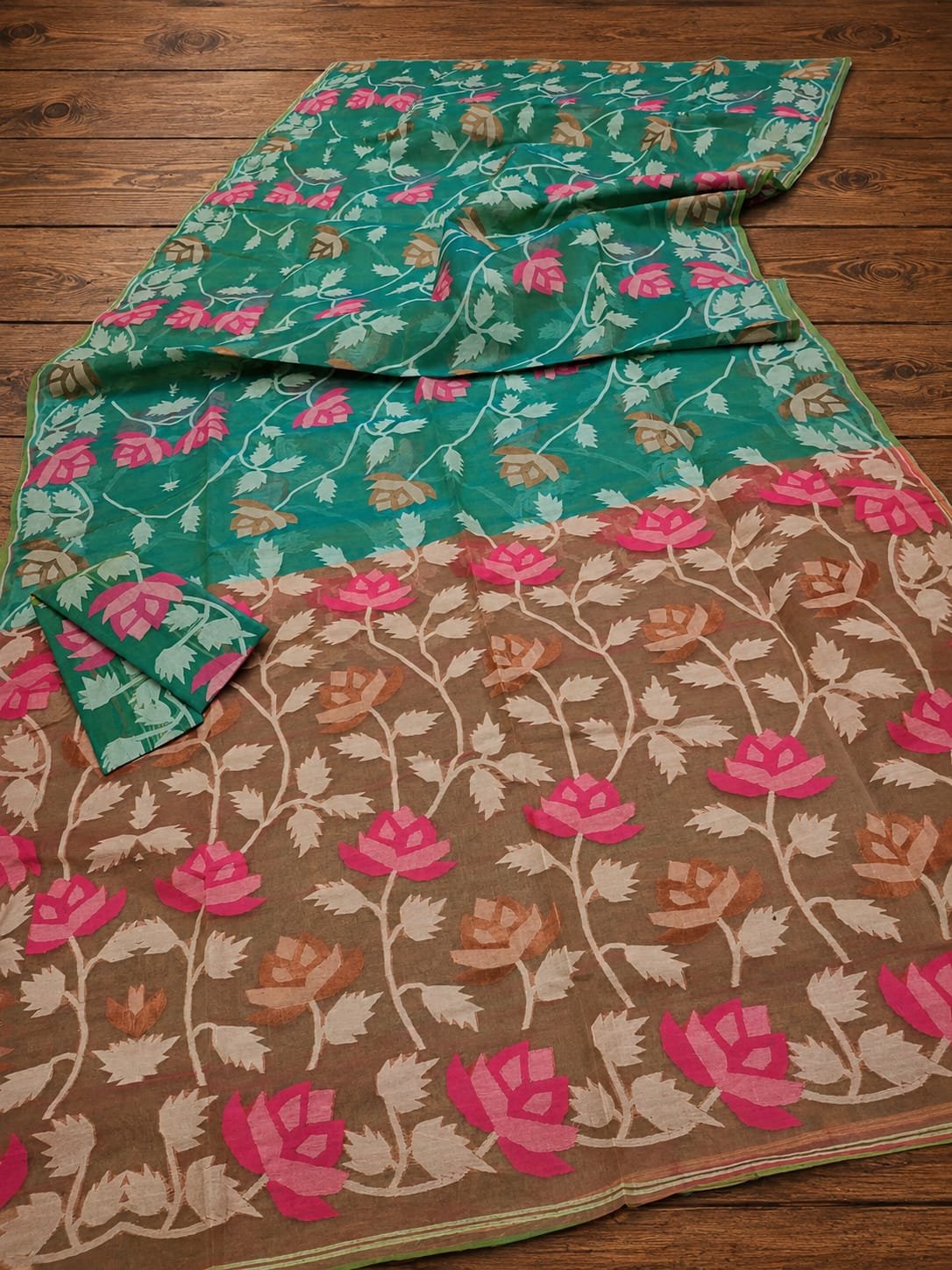Water Lily Soft Dhakai Jamdani Saree with Blouse Piece - Surfie Green