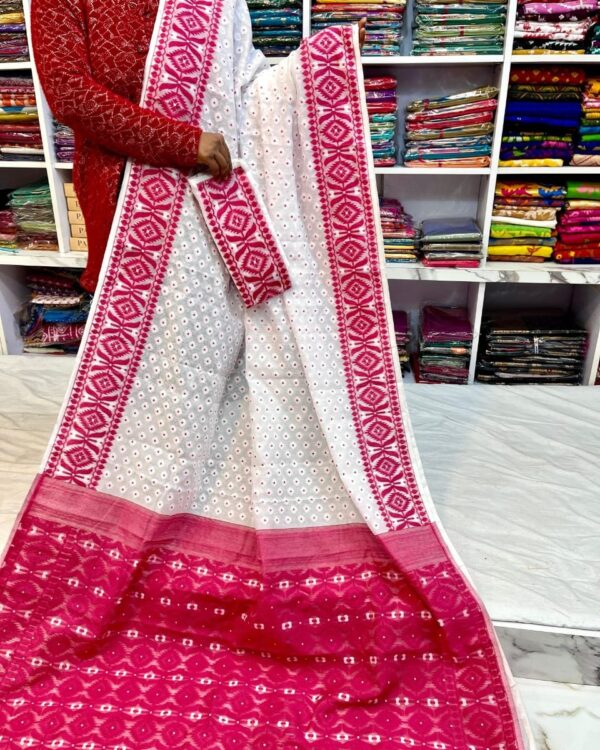 Barfi Soft Dhakai Jamdani Sari with Blouse Piece - White