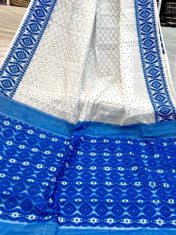 Barfi Soft Dhakai Jamdani Sari with Blouse Piece - White - Image 2