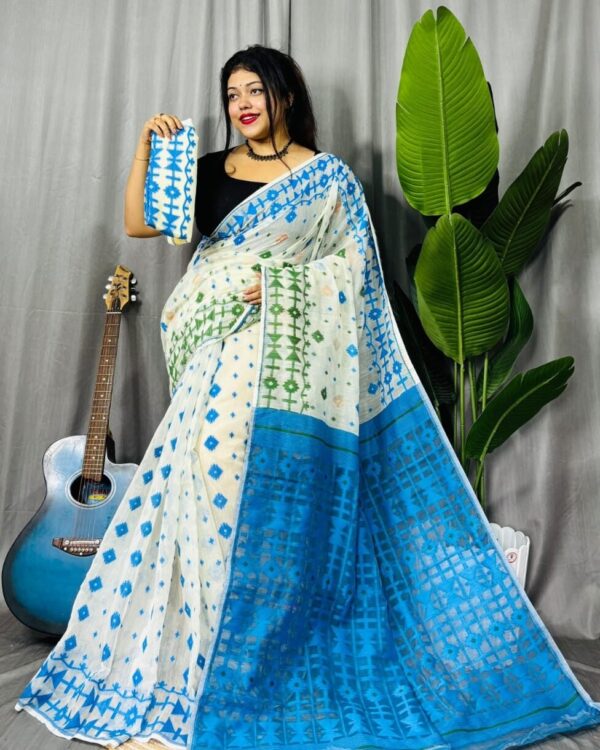 White Soft Ganga Jamuna Jamdani Sari With Blouse Piece