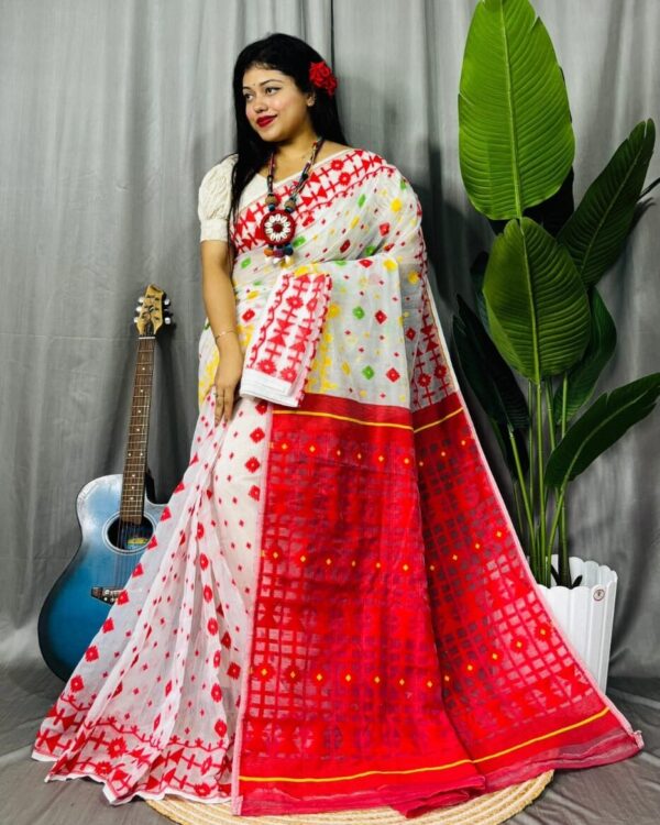White Soft Ganga Jamuna Jamdani Sari With Blouse Piece